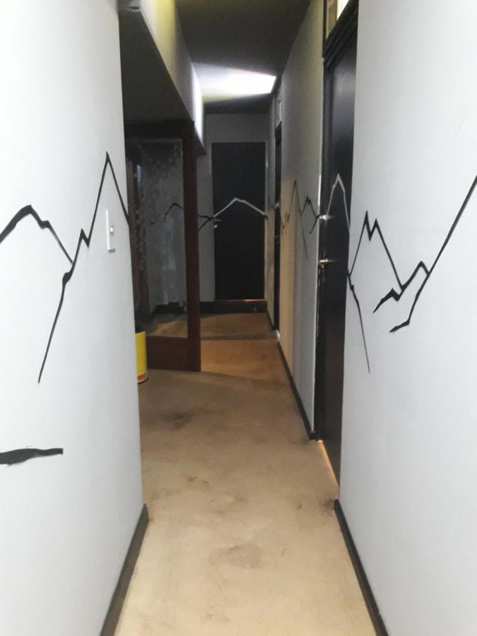 Moving Hostel Travel Bar Сан-Карлос-де-Барилоче Экстерьер фото