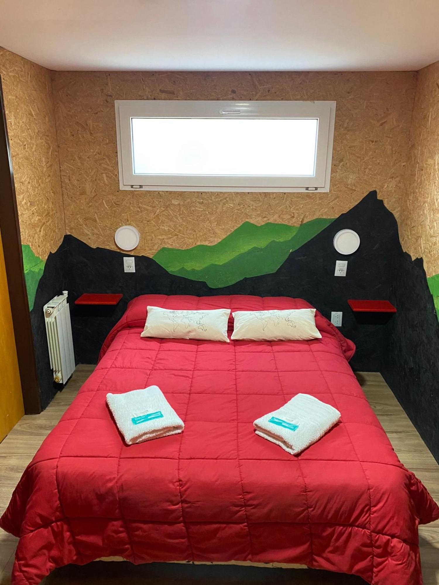 Moving Hostel Travel Bar Сан-Карлос-де-Барилоче Экстерьер фото