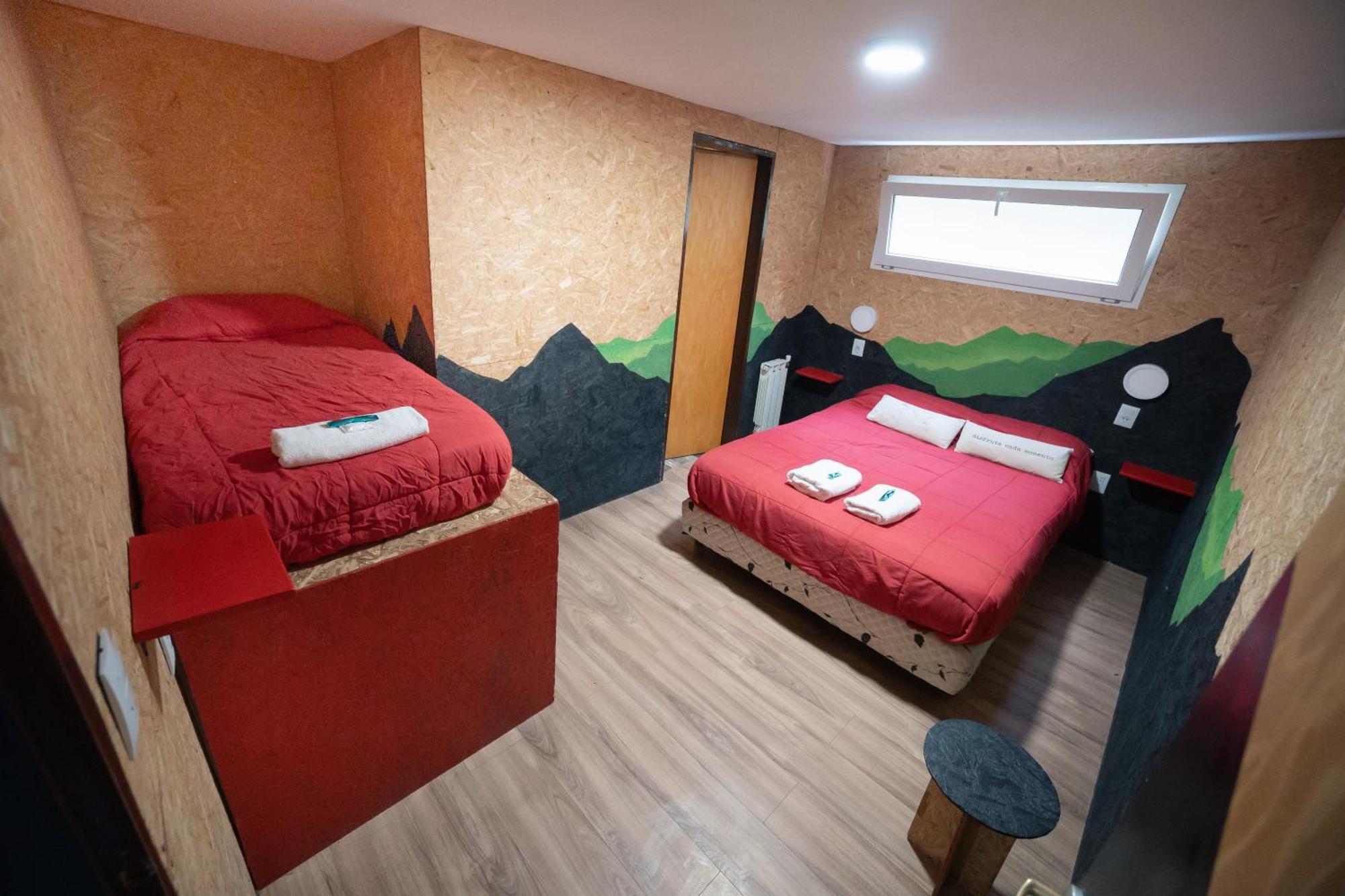 Moving Hostel Travel Bar Сан-Карлос-де-Барилоче Экстерьер фото