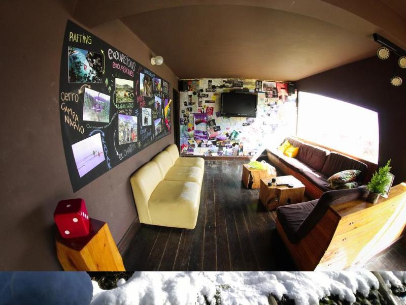 Moving Hostel Travel Bar Сан-Карлос-де-Барилоче Экстерьер фото